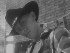 AnderCooper from xLoveCam