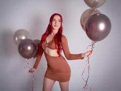 AndraCyrus - female with red hair webcam at xLoveCam