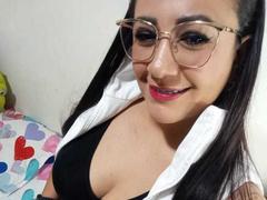 AndreJolie - female with brown hair webcam at xLoveCam
