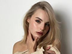 TeodoraBinney - blond female webcam at StripChat