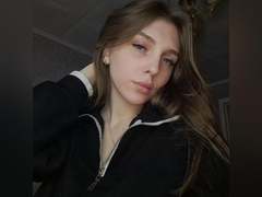 AndreaHoneyX from xLoveCam