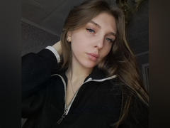 AndreaHoneyX from xLoveCam