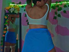 Andreitta - female with brown hair webcam at xLoveCam