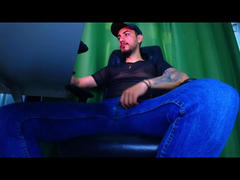 AndrewBann - male webcam at xLoveCam