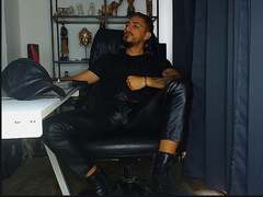 AndrewBann - male webcam at xLoveCam
