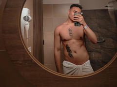 AndrewThomas - male webcam at xLoveCam