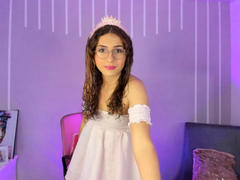 AndyDupont - shemale with brown hair and  small tits webcam at xLoveCam