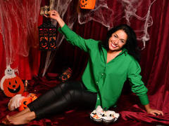 AnneAlissa - female with black hair webcam at LiveJasmin