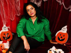 AnneAlissa - female with black hair webcam at LiveJasmin