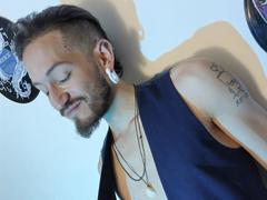 AngelDamianArt - male webcam at xLoveCam