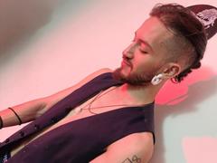 AngelDamianArt - male webcam at xLoveCam