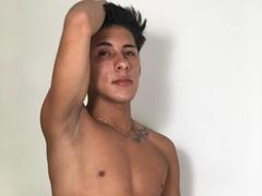 AngelMedina - male webcam at xLoveCam