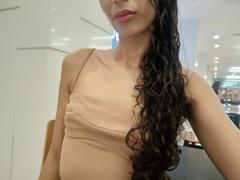 AngelRosa69 - female with brown hair webcam at xLoveCam