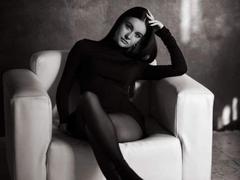 AngelaCristalX - female with brown hair and  small tits webcam at xLoveCam