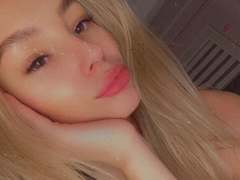 AngelaLuxe - blond female with  big tits webcam at xLoveCam