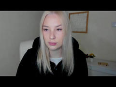 AngelaLuxe - blond female with  big tits webcam at xLoveCam