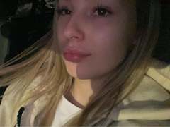 AngelaLuxe from xLoveCam