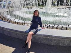 AngelaRoxyx - female with brown hair webcam at xLoveCam