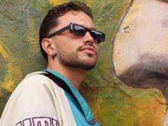 Angeless69v - couple webcam at xLoveCam