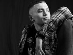 Angeless69v - couple webcam at xLoveCam