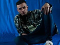 Angeless69v - couple webcam at xLoveCam