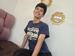 Angelldusttt - male webcam at ImLive