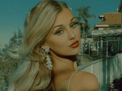 Angelovna - female webcam at xLoveCam