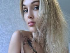 Angelovna - female webcam at xLoveCam