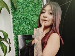 AngelPhoenix - female with brown hair webcam at ImLive