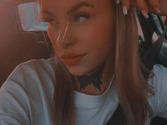 Angelxxx1-hot - blond female webcam at xLoveCam