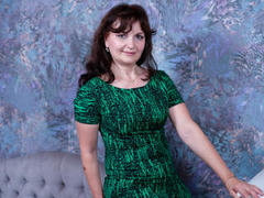 AngieGreen - female with brown hair and  big tits webcam at xLoveCam