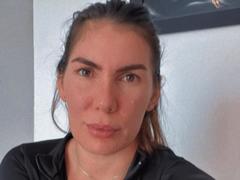 AngyWahls - female with brown hair webcam at xLoveCam