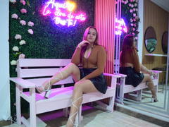 DemiHardman - female with brown hair and  big tits webcam at LiveJasmin