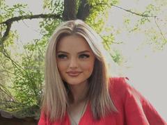AnisaHealey - female with brown hair and  big tits webcam at xLoveCam