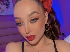 AnishaBelluci - female with brown hair and  small tits webcam at xLoveCam