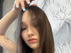 AnitraAmphy - female with brown hair webcam at xLoveCam