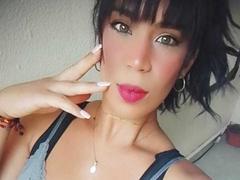 AnnBelleHot - shemale webcam at xLoveCam