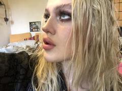 AnnDominica - blond female webcam at xLoveCam