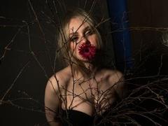 AnnDominica from xLoveCam