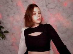 AnnFlowers - female with brown hair webcam at xLoveCam