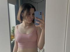AnnFlowers - female with brown hair webcam at xLoveCam