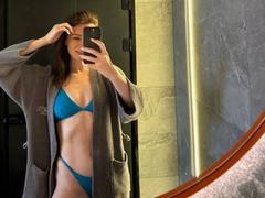 AnnaBlossom-hot - female with black hair webcam at xLoveCam