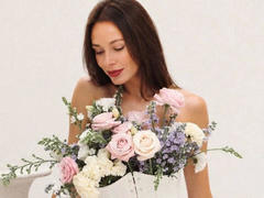 AnnaBlossom-hot - female with black hair webcam at xLoveCam