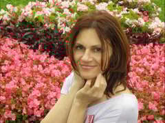 AnnaBronx-hot - female with brown hair webcam at xLoveCam