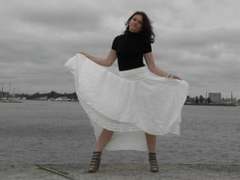 AnnaBronx-hot - female with brown hair webcam at xLoveCam