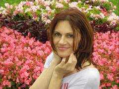 AnnaBronx-hot - female with brown hair webcam at xLoveCam