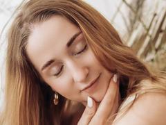 AnnaColle - female with  big tits webcam at xLoveCam