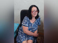 AnnaGoldXx - female with black hair and  small tits webcam at ImLive