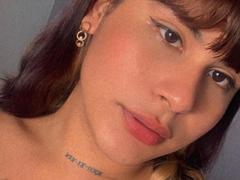 annagreys - shemale with black hair webcam at ImLive