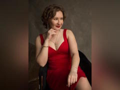 AnnaLovers - blond female with  big tits webcam at xLoveCam